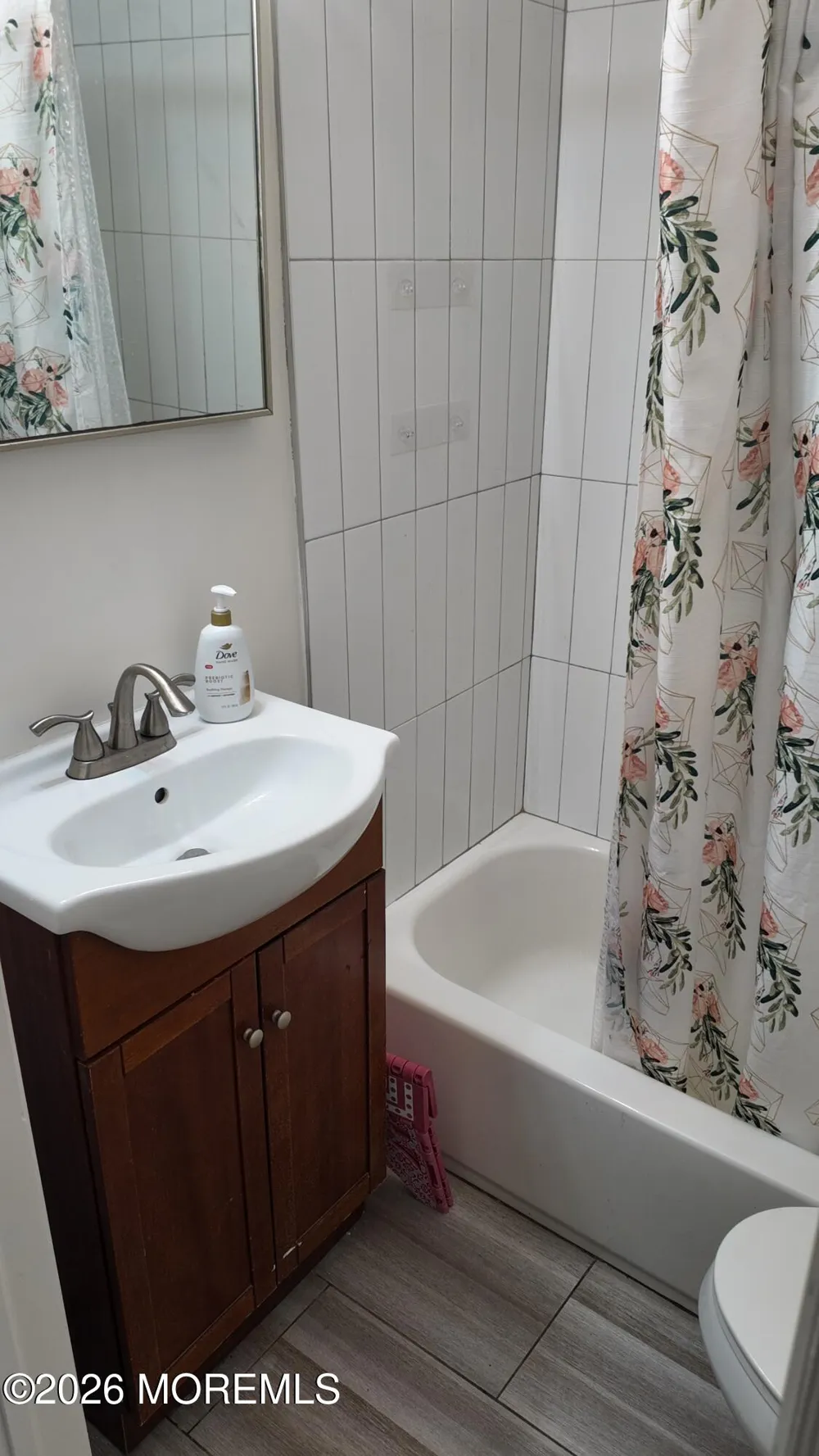 1142 Woodmere Drive Keyport, NJ 07735