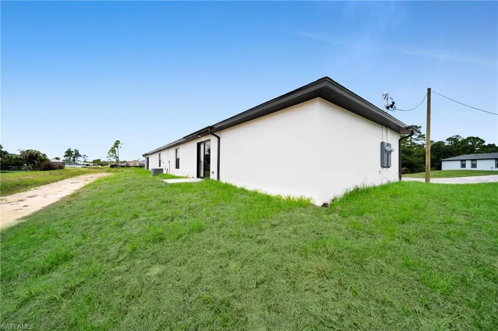 4985 Fairway Ct Lehigh Acres, FL 33971