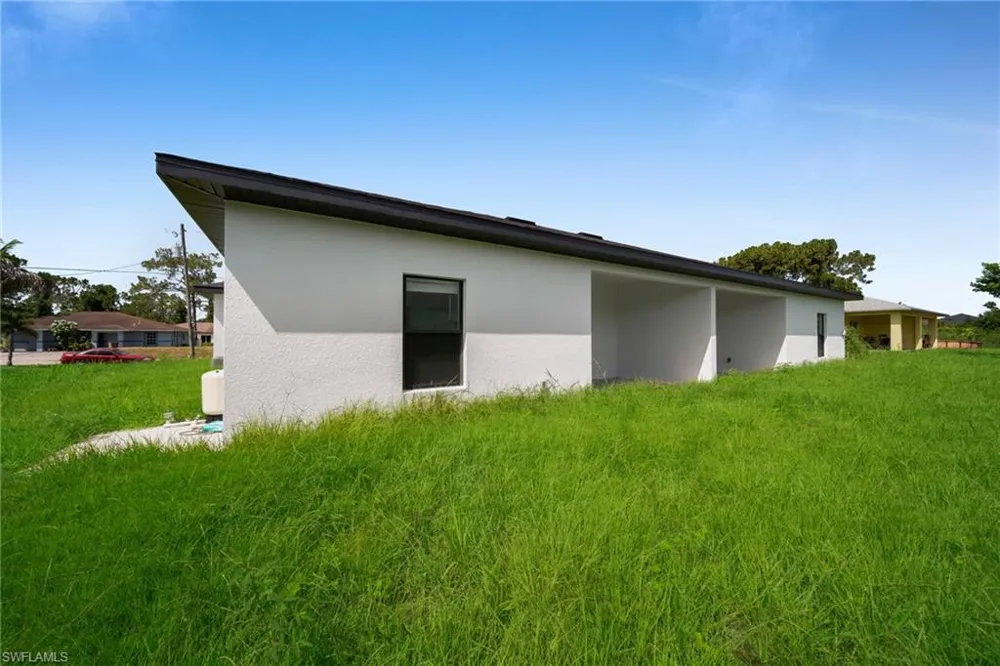 4744 27th St Sw Lehigh Acres, FL 33973