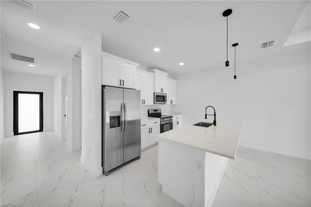 4744 27th St Sw Lehigh Acres, FL 33973