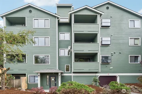 8816 Nesbit Avenue #203