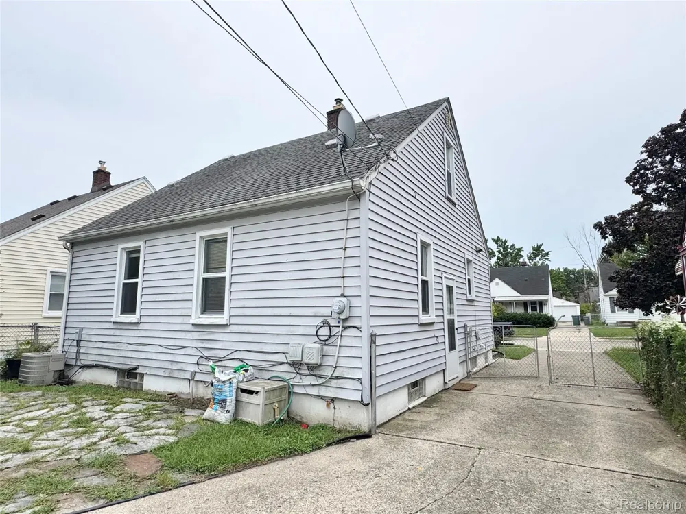 24730 OXFORD STREET Dearborn City, MI 48124