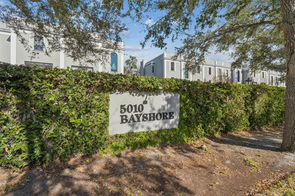 5010 BAYSHORE BOULEVARD #11 Tampa, FL 33611
