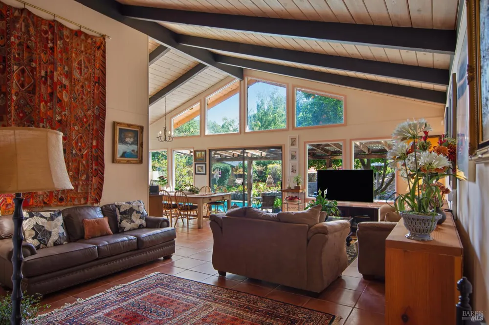4552 Belmont Court Sonoma, CA 95476