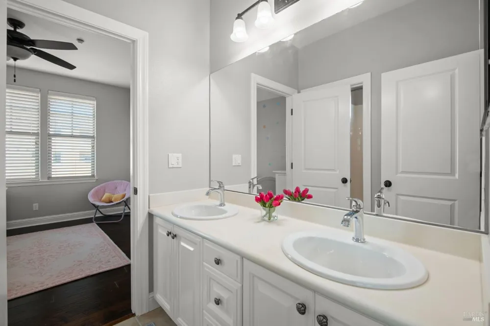 74 Rovina Lane Petaluma, CA 94952