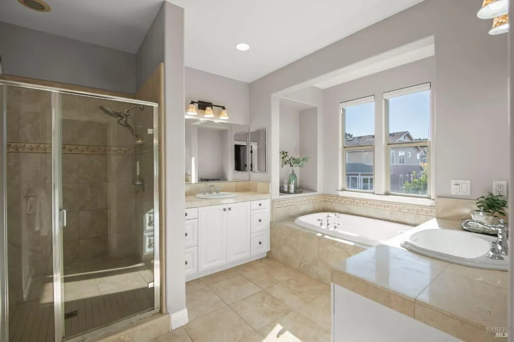 74 Rovina Lane Petaluma, CA 94952