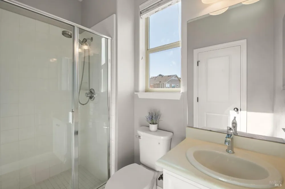 74 Rovina Lane Petaluma, CA 94952