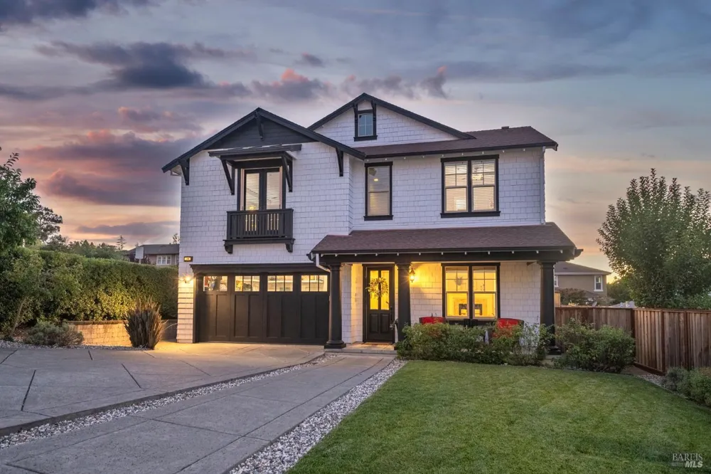 74 Rovina Lane Petaluma, CA 94952