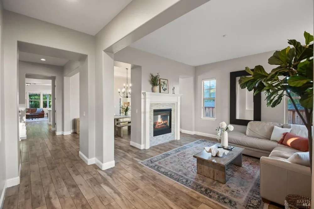 74 Rovina Lane Petaluma, CA 94952