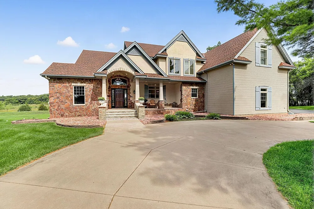 2039 35th Street Sartell, MN 56377