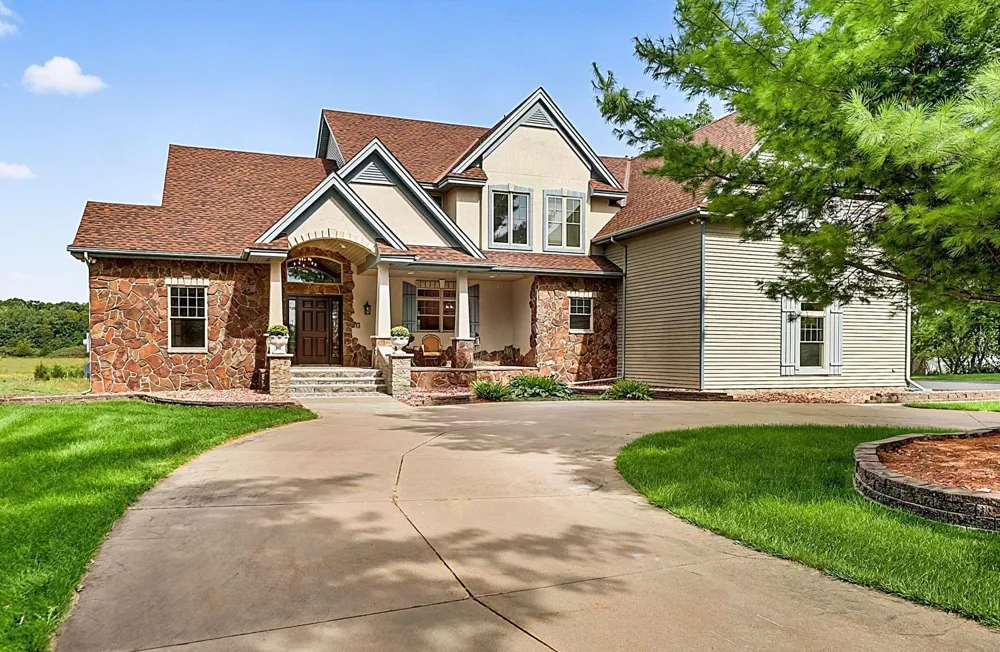 2039 35th Street Sartell, MN 56377