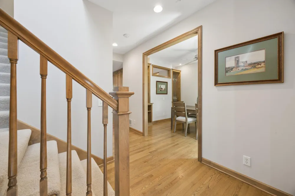 365 Willoughby Way W Minnetonka, MN 55305