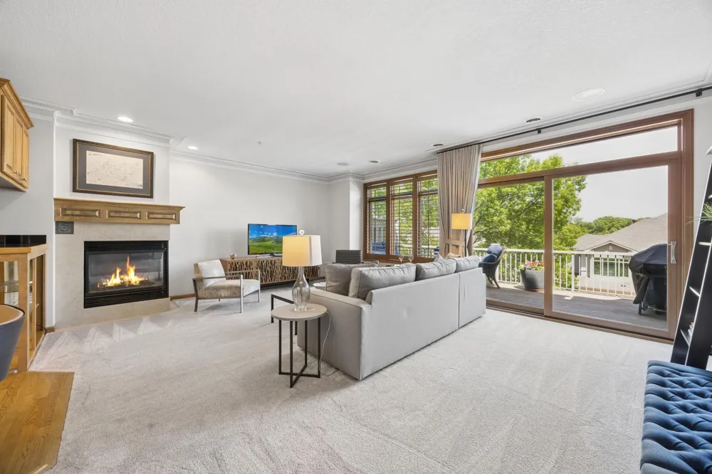 365 Willoughby Way W Minnetonka, MN 55305