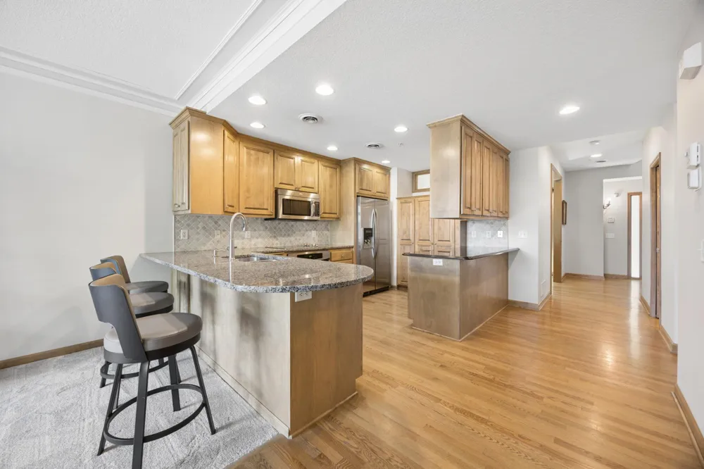 365 Willoughby Way W Minnetonka, MN 55305