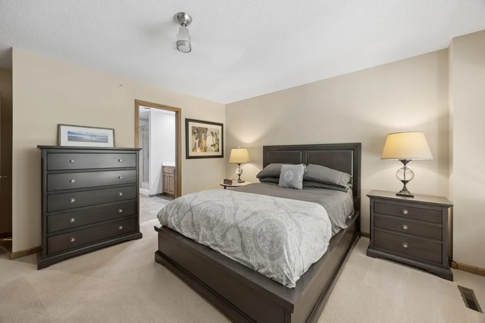 365 Willoughby Way W Minnetonka, MN 55305