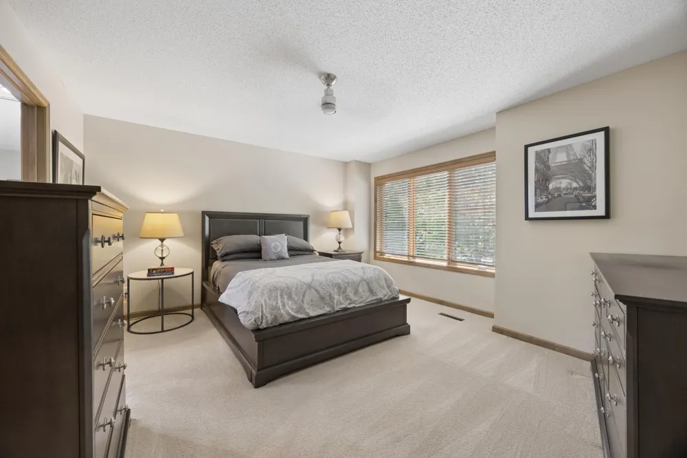 365 Willoughby Way W Minnetonka, MN 55305