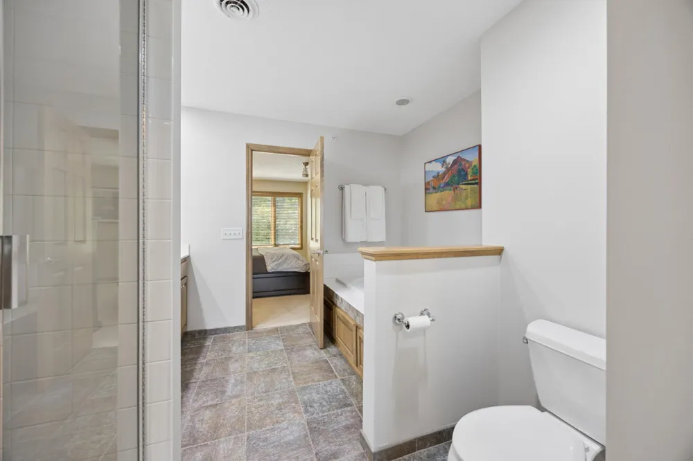 365 Willoughby Way W Minnetonka, MN 55305