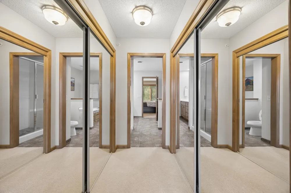 365 Willoughby Way W Minnetonka, MN 55305