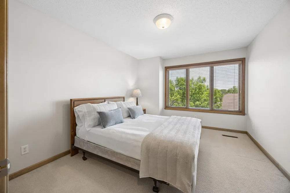 365 Willoughby Way W Minnetonka, MN 55305
