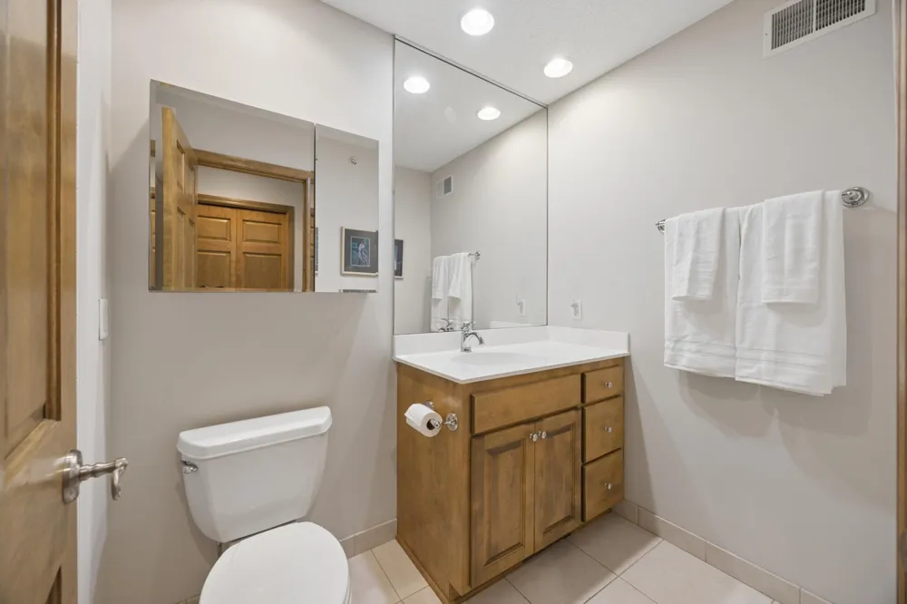 365 Willoughby Way W Minnetonka, MN 55305