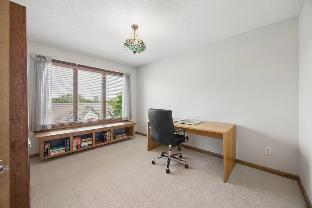 365 Willoughby Way W Minnetonka, MN 55305