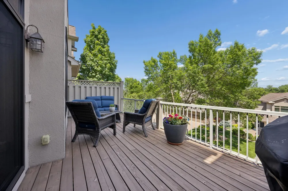 365 Willoughby Way W Minnetonka, MN 55305