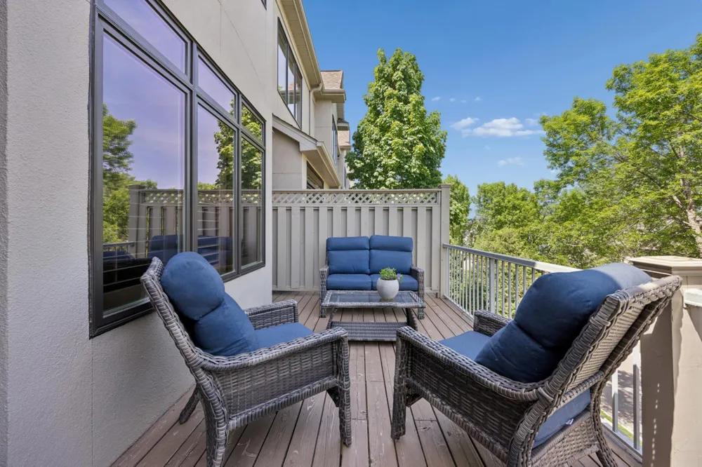 365 Willoughby Way W Minnetonka, MN 55305