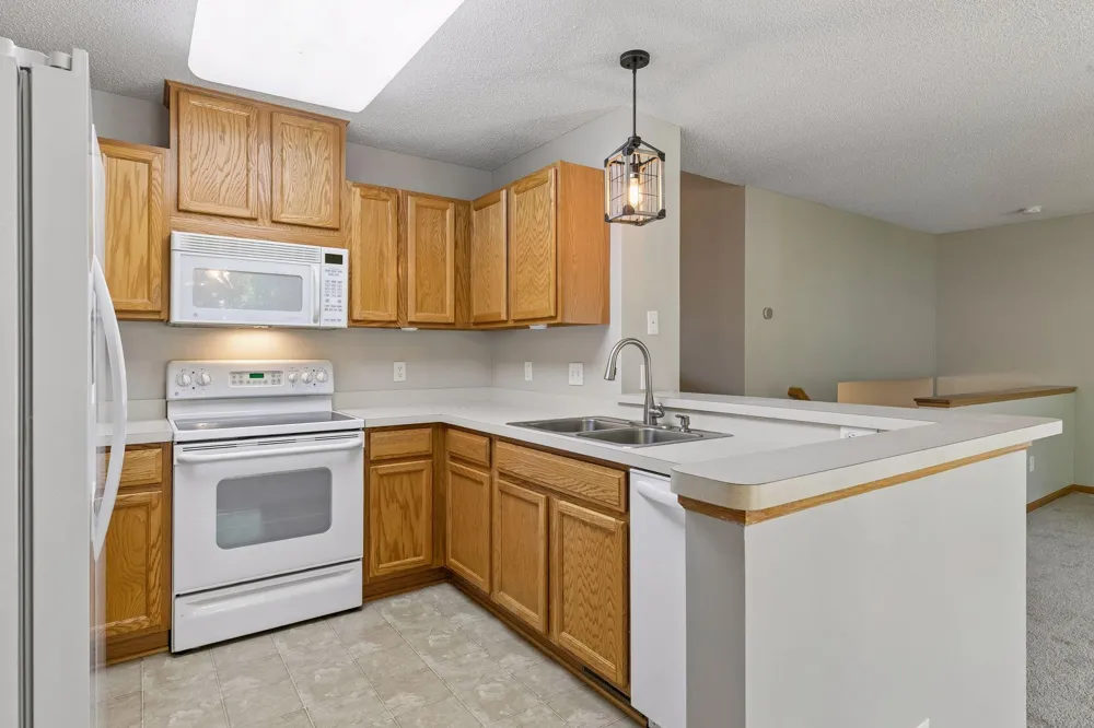 2085 Saint Johns Court Woodbury, MN 55129