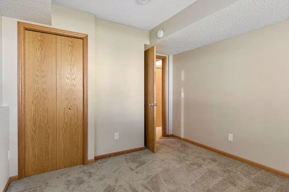 2085 Saint Johns Court Woodbury, MN 55129