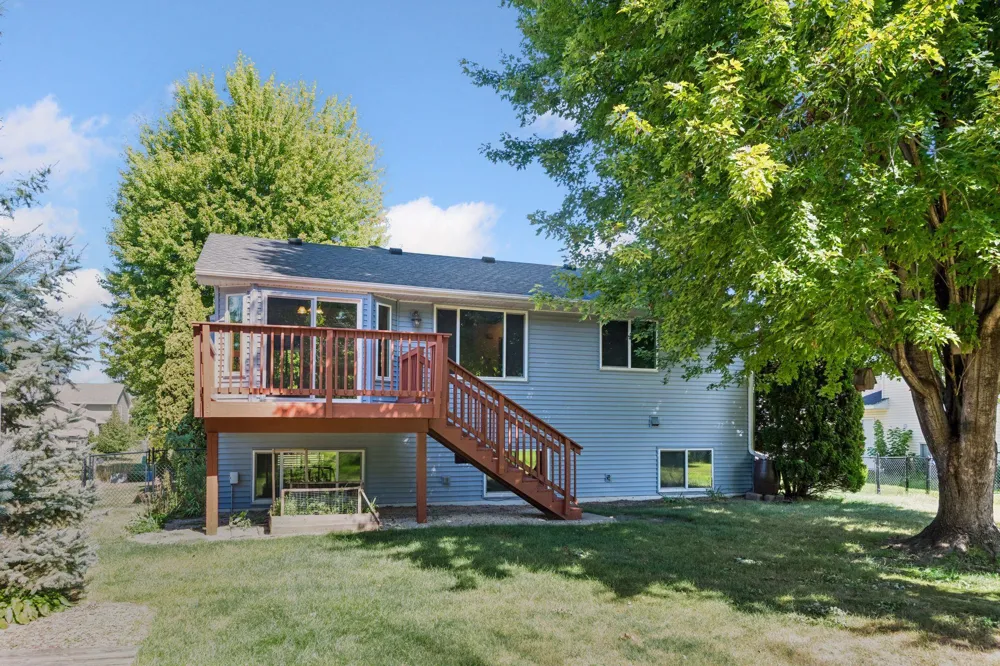 356 Bluestem Avenue Shakopee, MN 55379