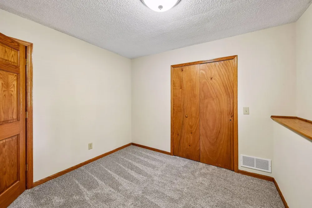 356 Bluestem Avenue Shakopee, MN 55379