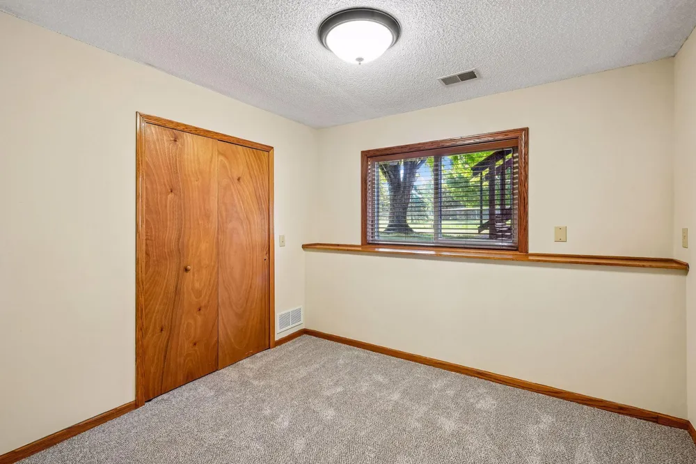 356 Bluestem Avenue Shakopee, MN 55379