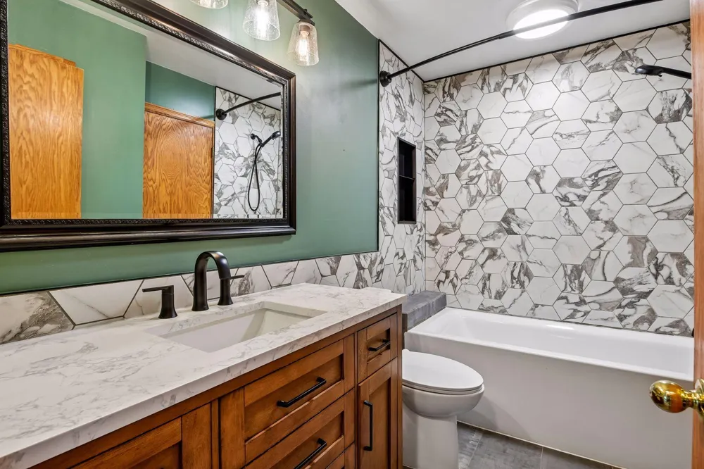 356 Bluestem Avenue Shakopee, MN 55379
