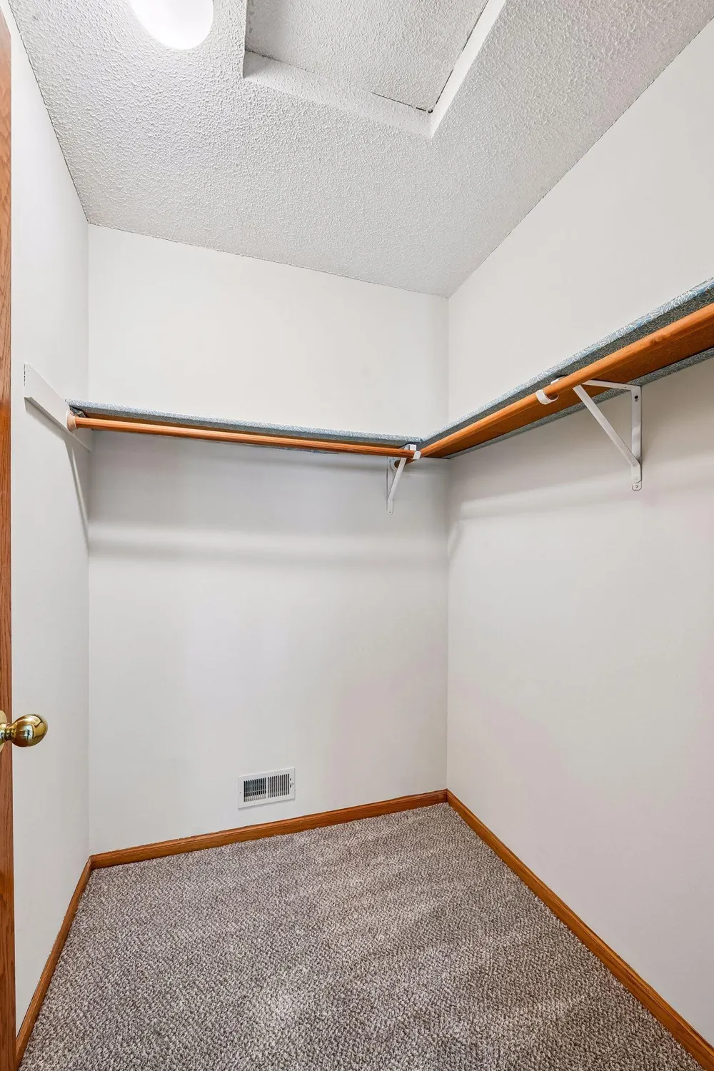 356 Bluestem Avenue Shakopee, MN 55379
