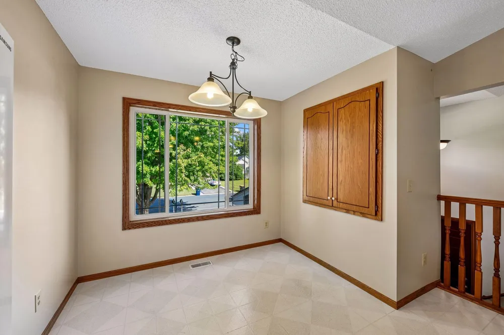 356 Bluestem Avenue Shakopee, MN 55379
