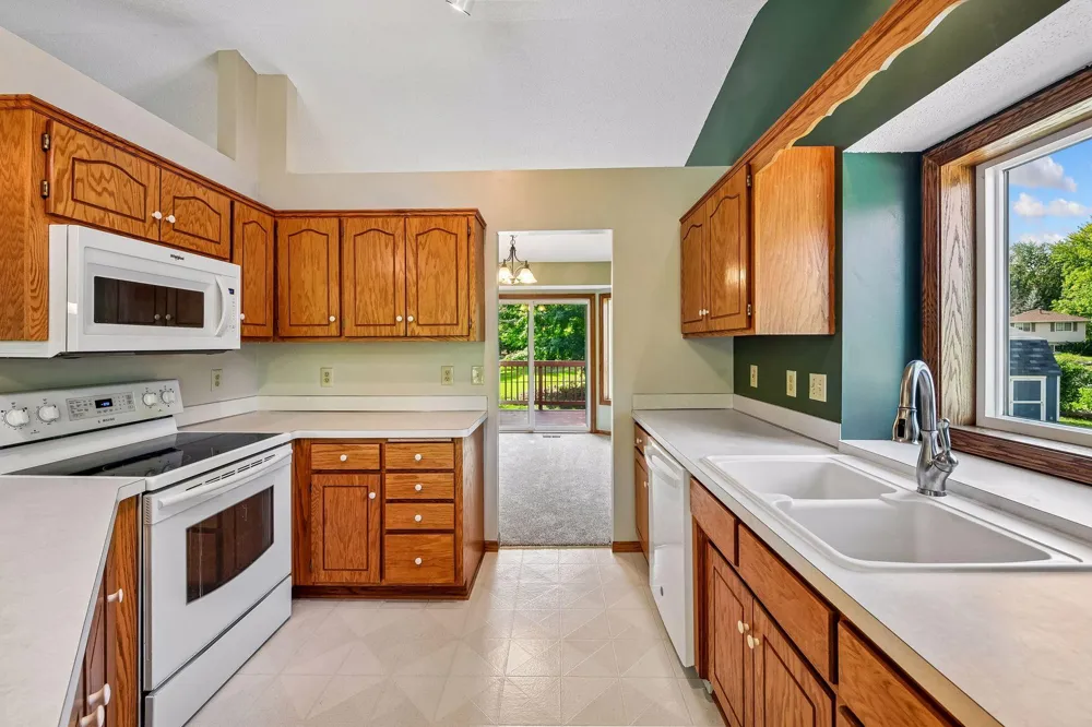 356 Bluestem Avenue Shakopee, MN 55379
