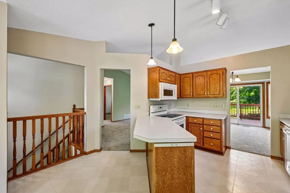 356 Bluestem Avenue Shakopee, MN 55379