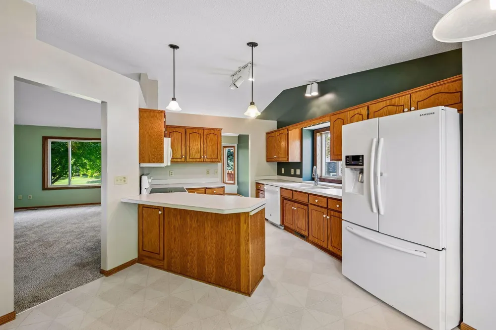 356 Bluestem Avenue Shakopee, MN 55379