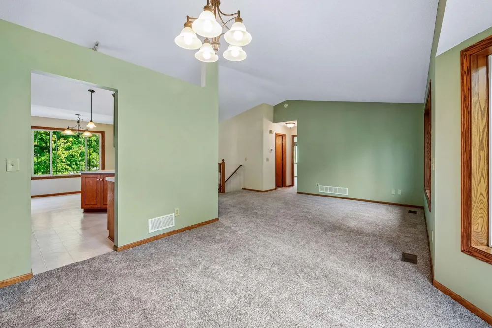 356 Bluestem Avenue Shakopee, MN 55379