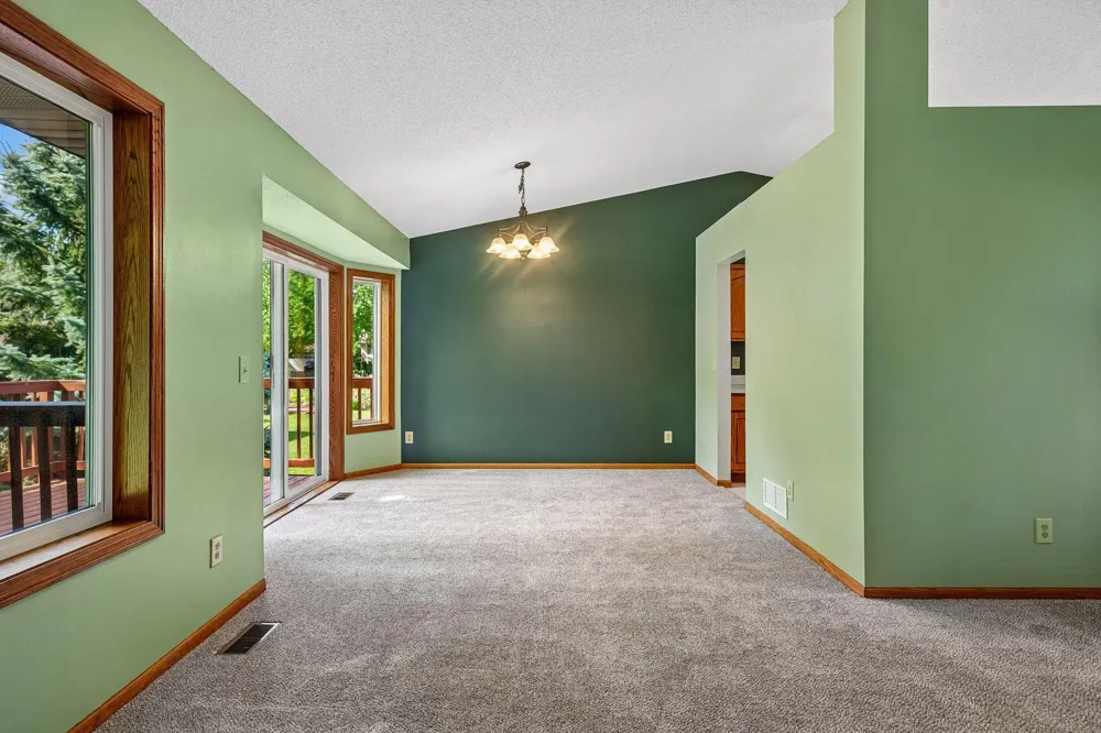 356 Bluestem Avenue Shakopee, MN 55379