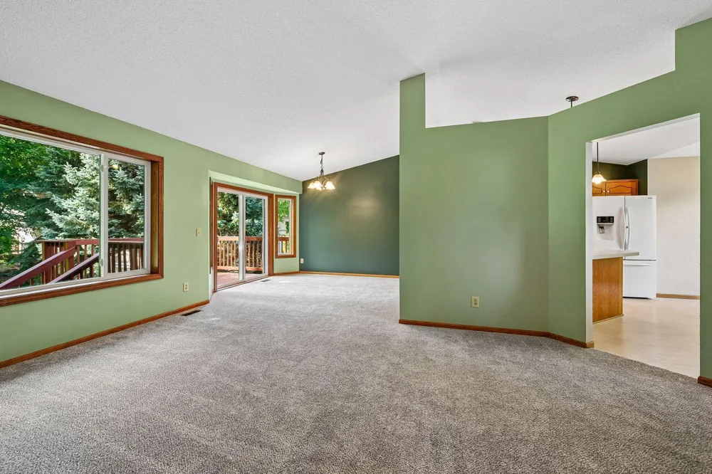 356 Bluestem Avenue Shakopee, MN 55379