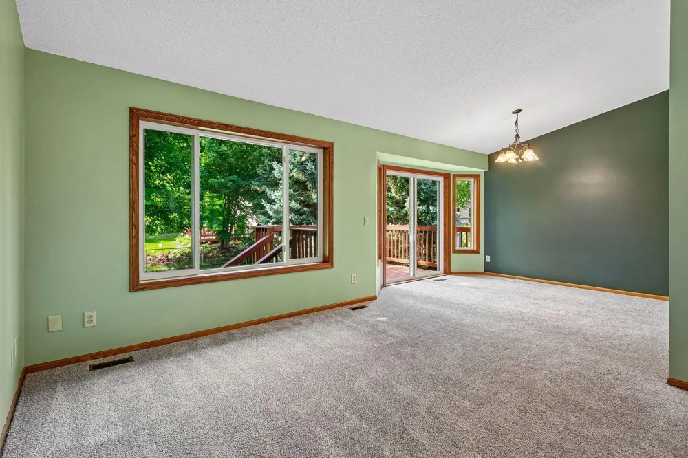 356 Bluestem Avenue Shakopee, MN 55379