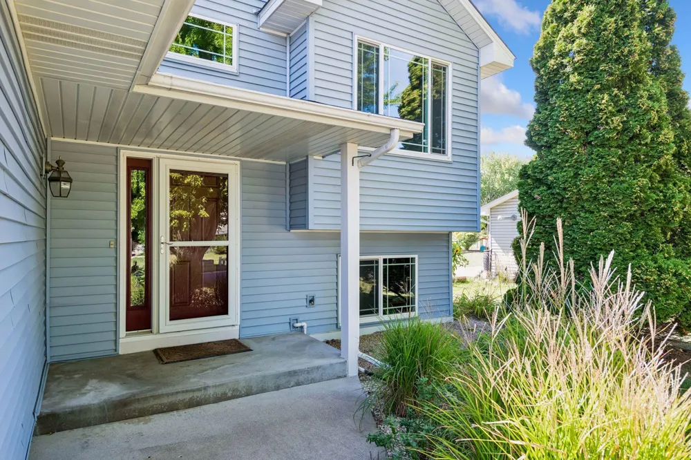 356 Bluestem Avenue Shakopee, MN 55379