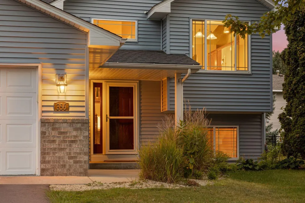 356 Bluestem Avenue Shakopee, MN 55379
