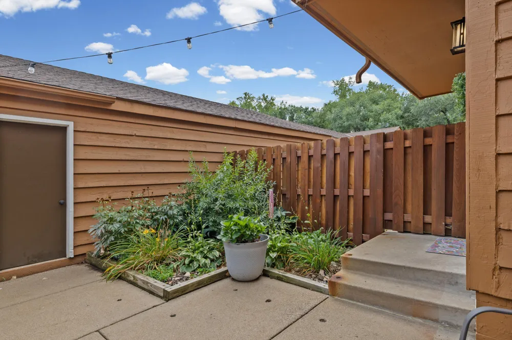 3253 Evergreen Drive Eagan, MN 55121