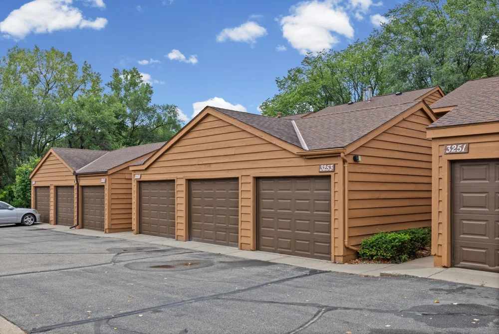 3253 Evergreen Drive Eagan, MN 55121