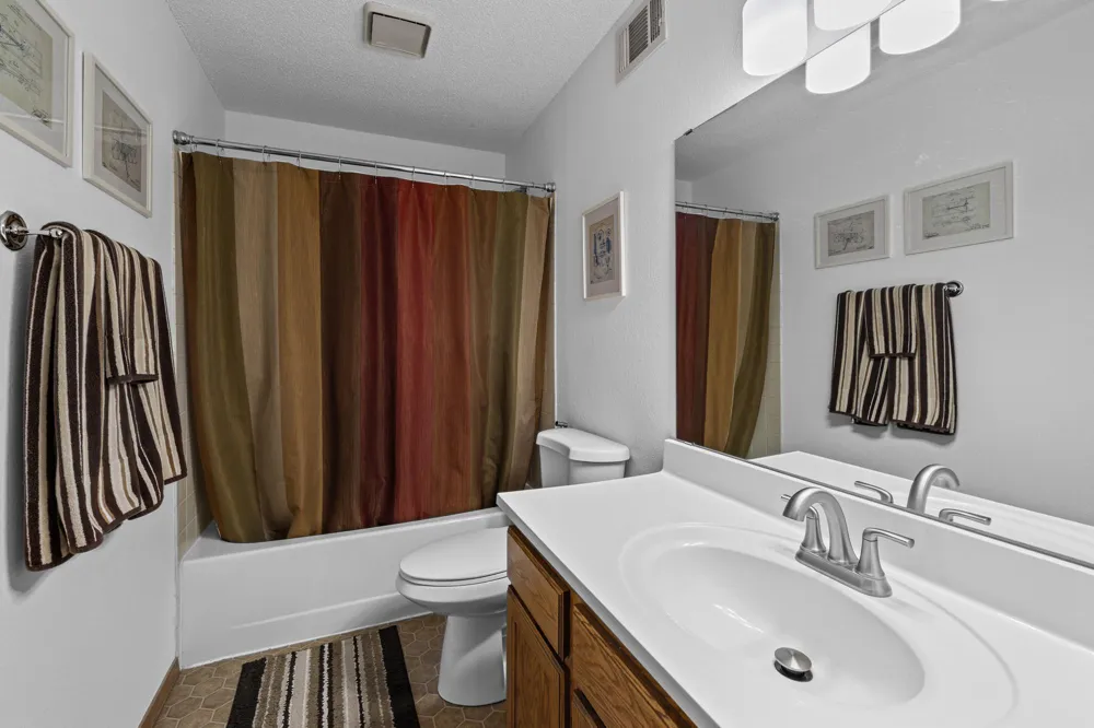 3253 Evergreen Drive Eagan, MN 55121