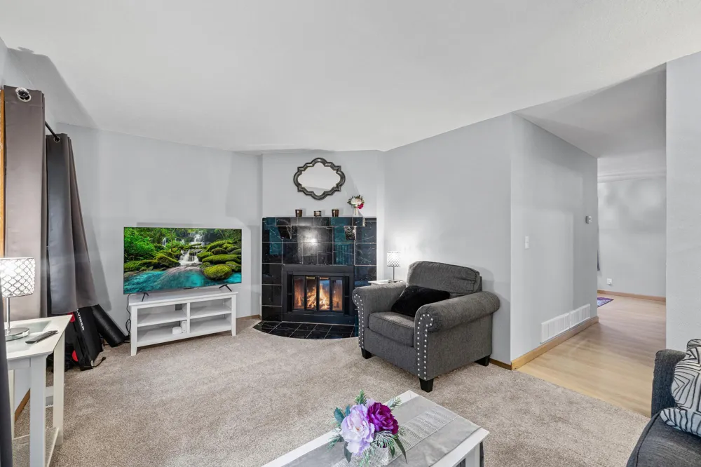 3253 Evergreen Drive Eagan, MN 55121