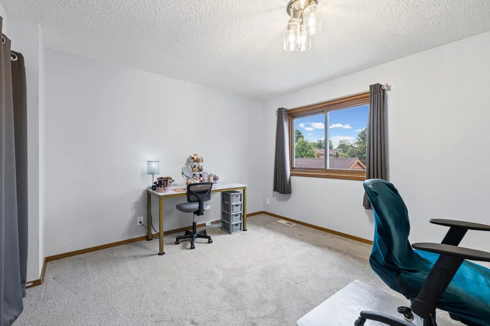 3253 Evergreen Drive Eagan, MN 55121