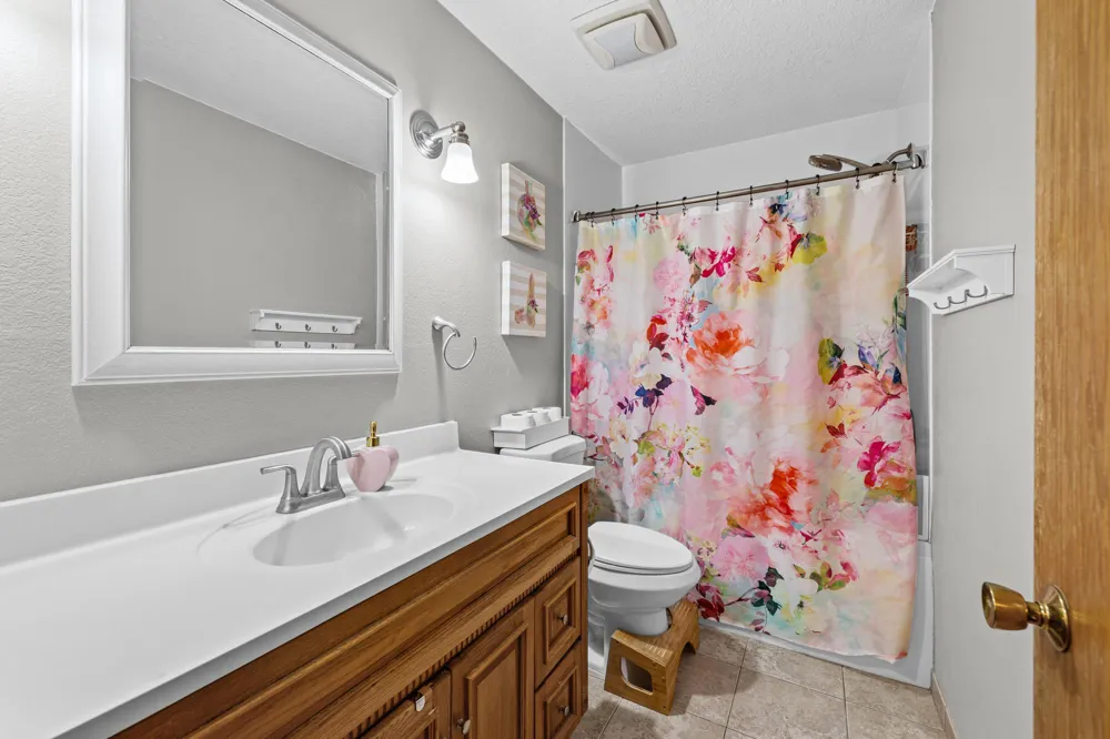 3253 Evergreen Drive Eagan, MN 55121